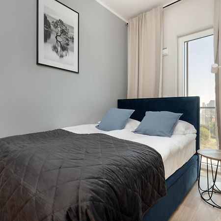 Business Center Apartments Warsaw Wola By Noclegi Renters Exteriör bild