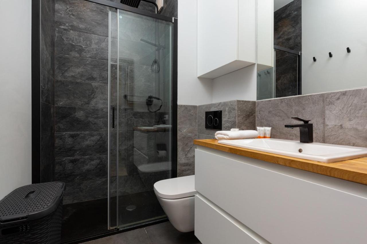 Business Center Apartments Warsaw Wola By Noclegi Renters Exteriör bild