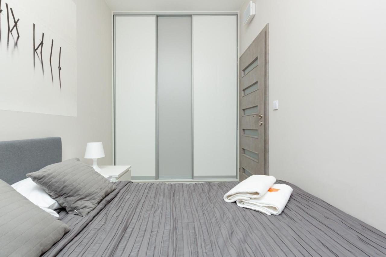 Business Center Apartments Warsaw Wola By Noclegi Renters Exteriör bild